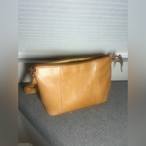 Piel Leather Medium Shoulder Purse – Saddle Brown – Made in Colombia - Picture 5 of 6